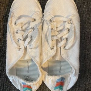 Time and Tru Memory Foam White Sneakers 7.5